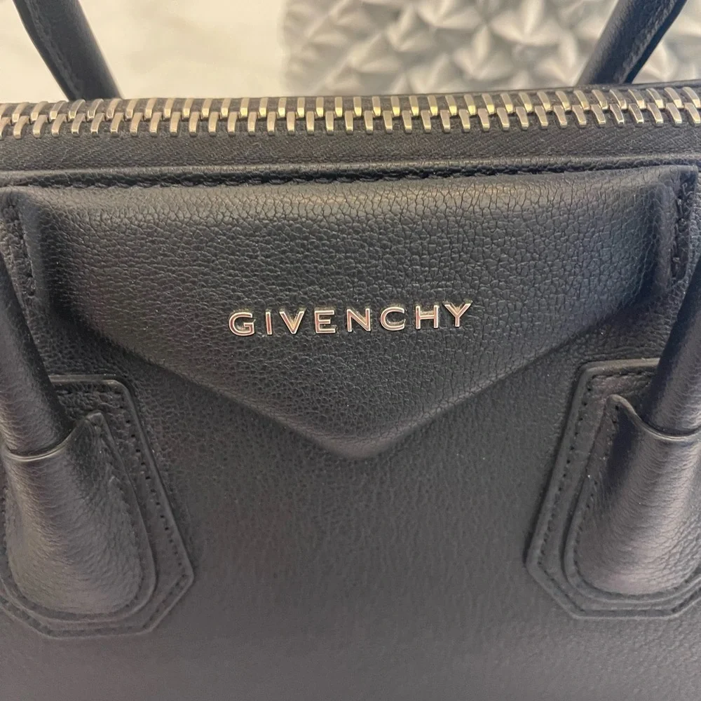 GIVENCHY - Authentic Small Antigona Satchel- NWOT - Picture 7 of 7